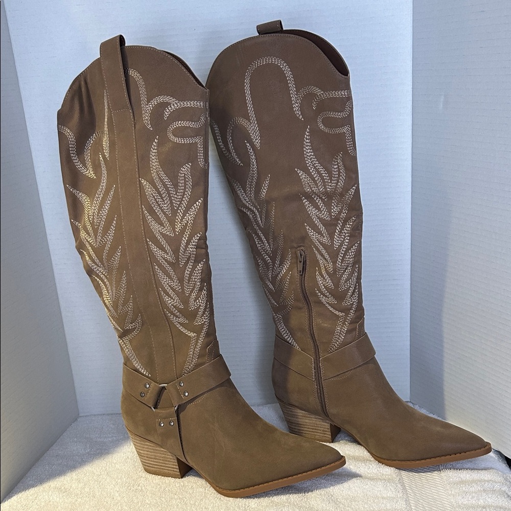Oasis Society Elegant Brown Embroidered Heeled Boots Style:Faye -NEW-